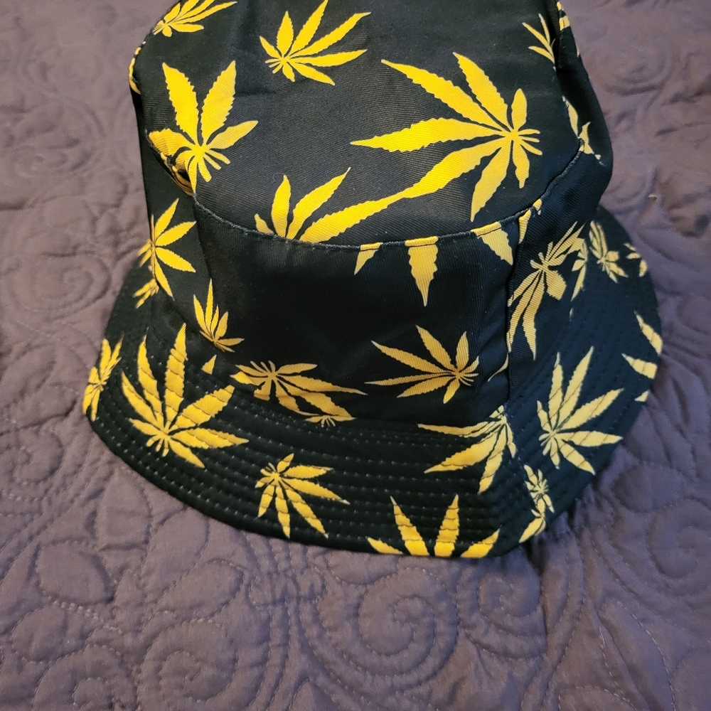 Unisex Marijuana Leaf Reversible Bucket Hat Fishing Boonie Camping Black/Gold